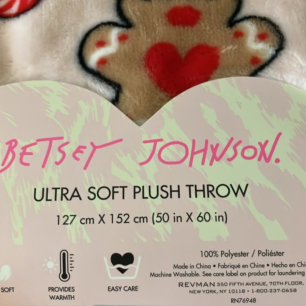 💋Betsey Johnson adorable super soft plush throw blanket NWT - Picture 6 of 8